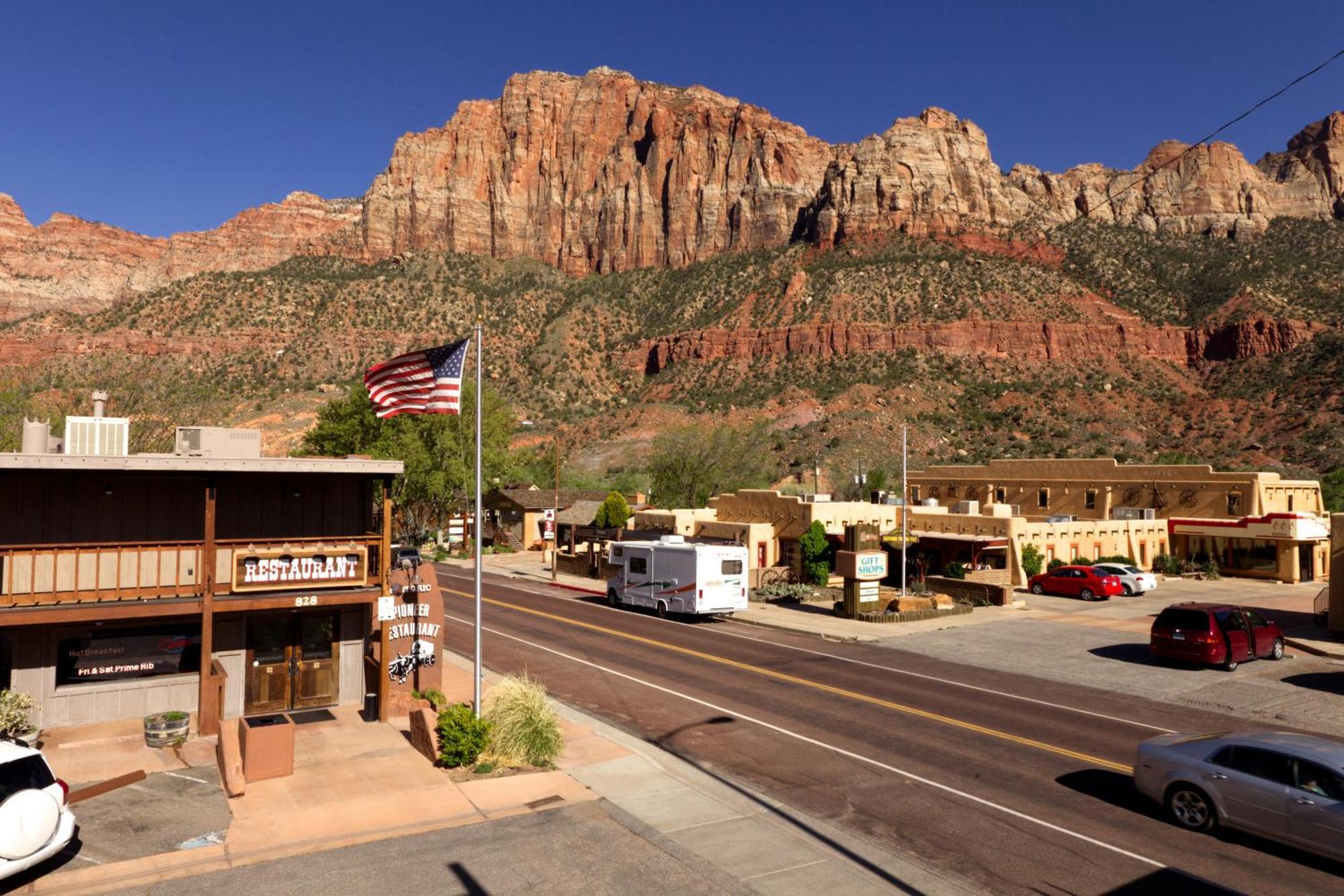 Pioneer Lodge Zion National Park-Springdale Exterior foto